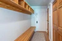 Riverside Dream! Quiet Spot w Deck, 5 Min Walk to Gondola & Main St, Condo