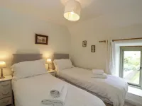 Little Owl Barn Hotels in Burford