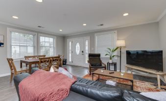 Stylish 3Br 3BA Colonial House by CozySuites