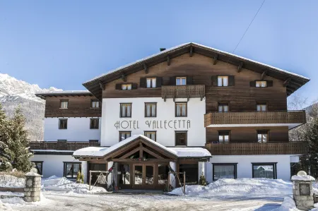 Hotel Vallecetta Отели в г. Бормио