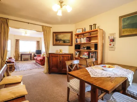 La Plage Отели рядом с достопримечательностью «Sea Lark Studio»