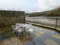 Curlew Hotels in Angle
