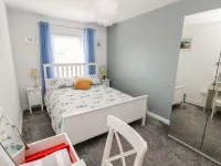 Clicketts Court - 4-Star