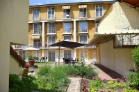 Hôtel des Lauriers Roses Hôtels à : 