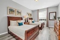 4816 Cayview Ave #306