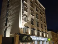 Logis - le Christina Hotels in Cher