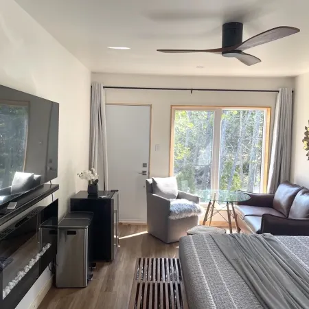 Stone Cove Waterfront Adults Only B&B
