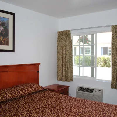 Rose Bowl Motel Отели рядом с достопримечательностью «Колледж Оксиденталь»