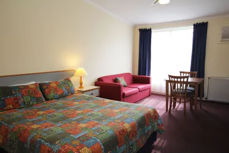 Orbost Country Man Motor Inn Отели в г. Орбост