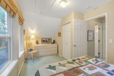 Elk Crossing Cozy Cabin at Crystal Mountain 3 Bedroom Home by RedAwning