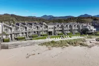 Schooner's Cove Inn