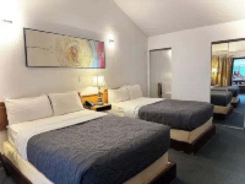 Sunshine Lodge Inn Hotels in Sunshine Coast