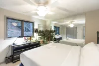 Forest View Two Bedroom, Two Bath Condo on Lake Ouachita, Steps Away from Pool and Spa. by RedAwning - parking