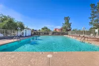 Arizona Desert Vacation Rental w/ Pool Access! -  Ferienwohnungen