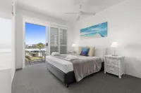 The Burlington Holiday Apartments