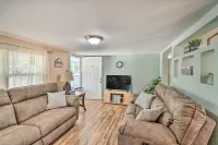 Peaceful Satsuma Escape w/ Dunns Creek Access - Parkering