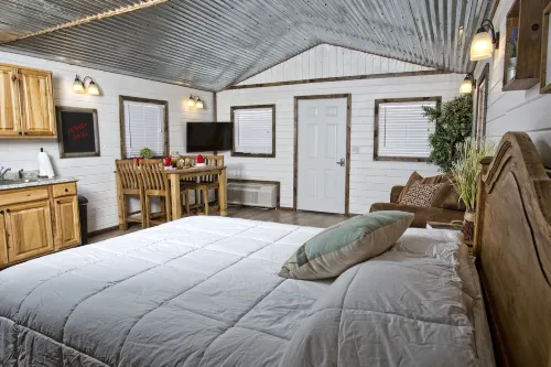 Stateline Cabins & RV