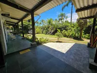 Paradisiac House in Barra do Una, in front of the beach, with access to boats. Hotel a Barra do Una