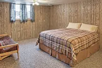 Wonderful Home on Sand Lake w/ Expansive Porch! - Homestays