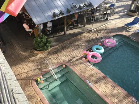 New Orleans House - Gay Male Adult Guesthouse