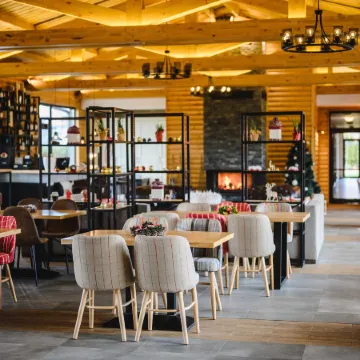 CORNELIA DELUXE RESIDENCE