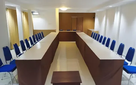 The Garden Hotel Отели в г. Горонтало