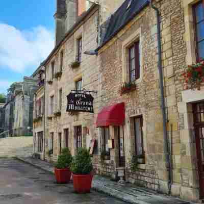 le grand monarque donzy Hotel Exterior