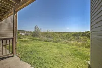 Cozy Condo w/ Pool Access in the Heart of Branson! - spa
