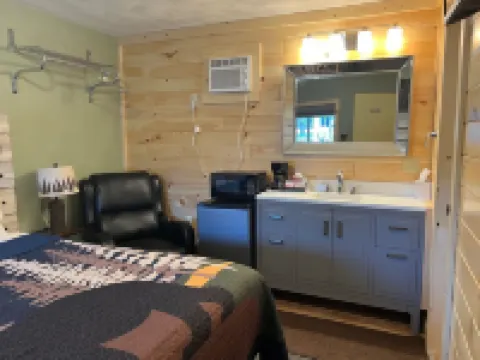 Cedars Motel