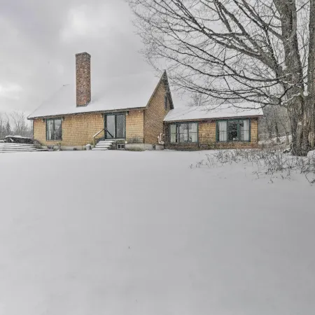 Upscale Montgomery Cabin, Near Jay Peak Resort!