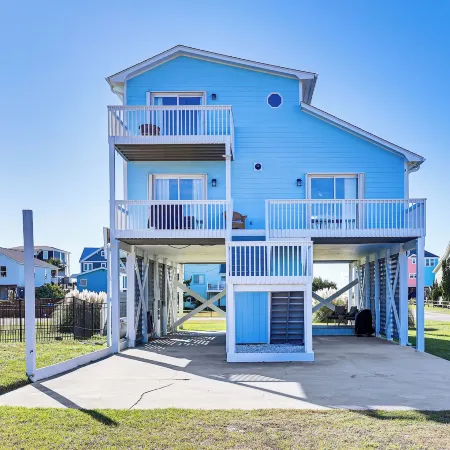 Oceanside Oak Island Getaway for Families and Pets!
