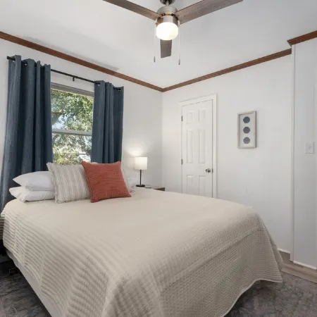 Oceanside, Fun Location, Walk to Beach