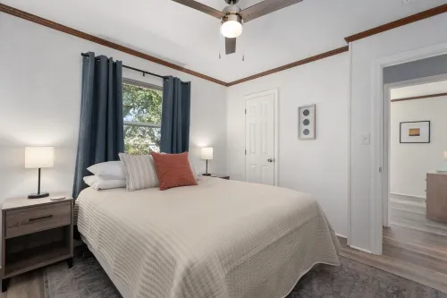 Oceanside, Fun Location, Walk to Beach
