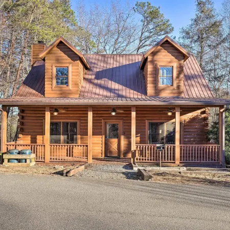 Bryson City Cabin w/ Private Hot Tub & Game Room