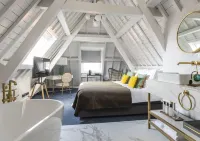 Poorter Boutique Hotel Brielle Hotels near the Zeetoren