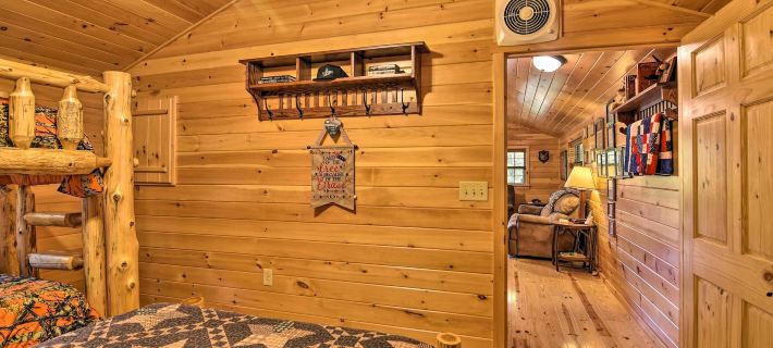 Hooah Cabin Retreat w/ Grill & Step-Free Access Hotels in Tucker County