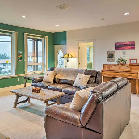 Ketchikan Home: Bay Views, 1/2 Mi to Hiking Trails