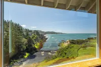 Idyllic Coastal Haven - Whale Watch in Depoe Bay! - parking