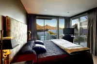 13 Poole Lane by Staysouth