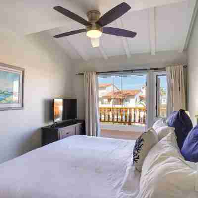 Gorgeous Catalina Island Condo with Golf Cart! Rooms