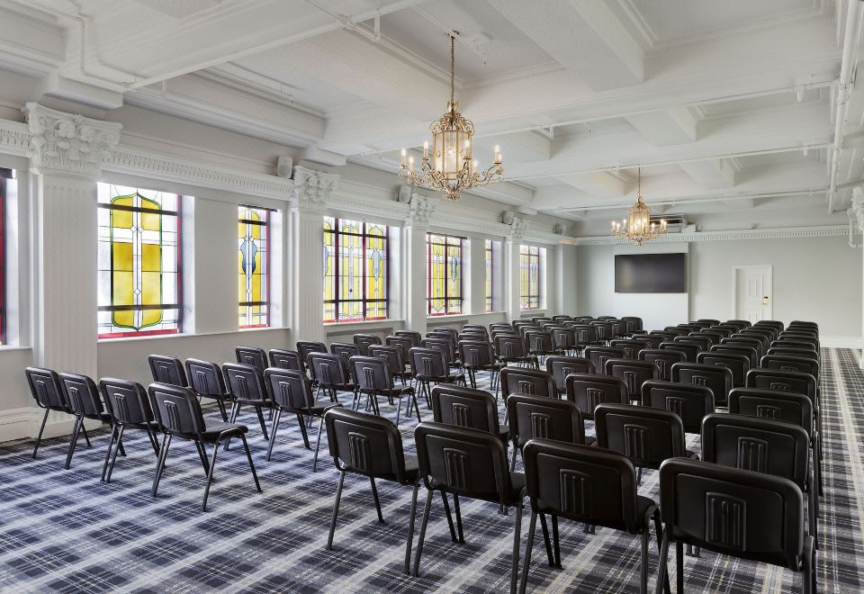 웨인스 호텔 더니든 외관