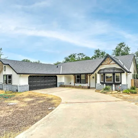 Charming Home < 10 Mi to Sequoia Nat'l Park!