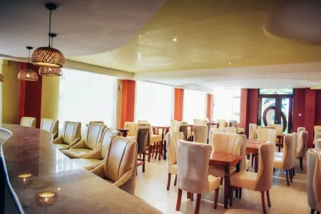 Essence Hotel Отели в г. Джитару