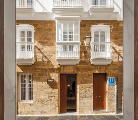 Bypillow Casa Gades Отели рядом с достопримечательностью «Torre Tavira»