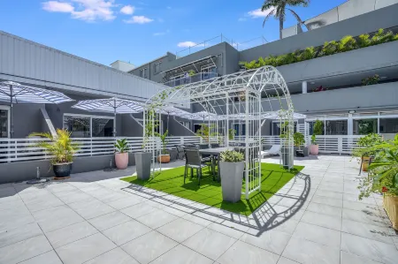 Nelson Towers Motel & Apartments