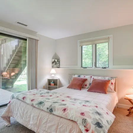 Mtn & Lake Views: Serene Wintergreen Resort Escape