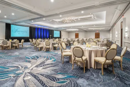 Fairmont Kea Lani, Maui Отели рядом с достопримечательностью «Онелоа Бич»