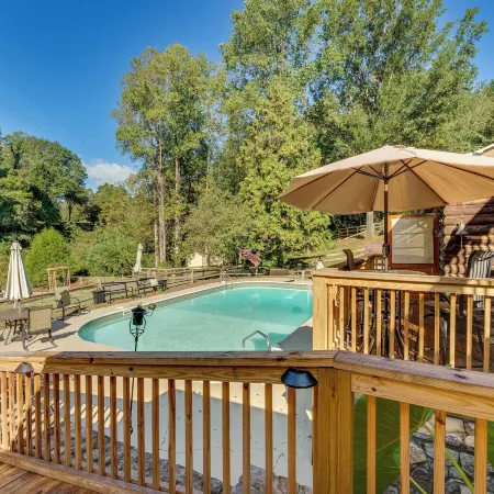 Cozy, Pet-Friendly Retreat in Hickory w/ Fire Pit!