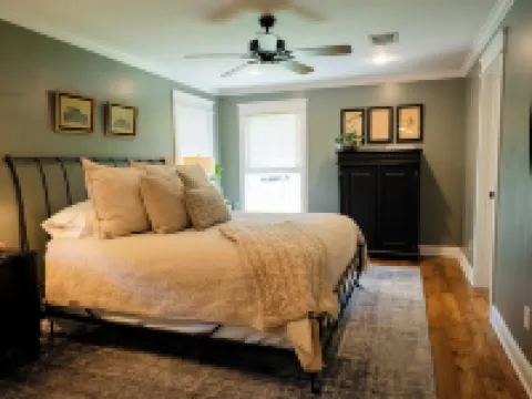 The Carriage House Featured on Hgtv Hotels in McGregor