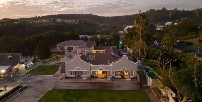 Issaquena Heights Boutique Hotel Hotels near Knysna River